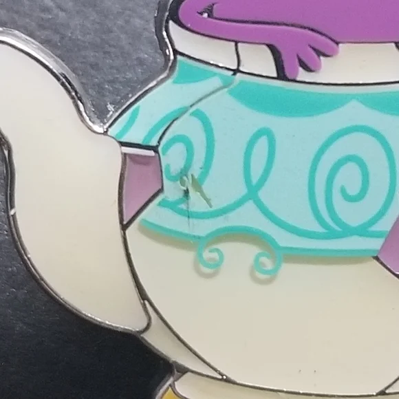 Official Pokemon Polteageist Enamel Pin - Picture 3 of 3